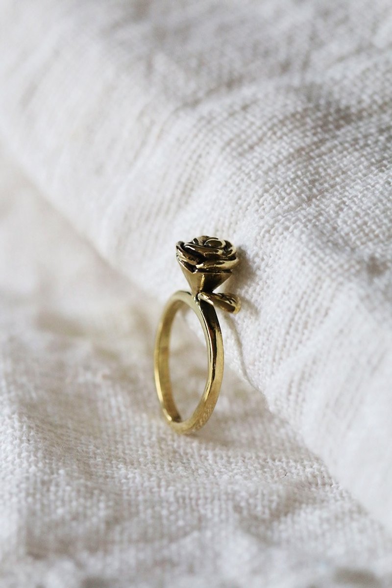 Rose Ring by linen. - General Rings - Other Metals 