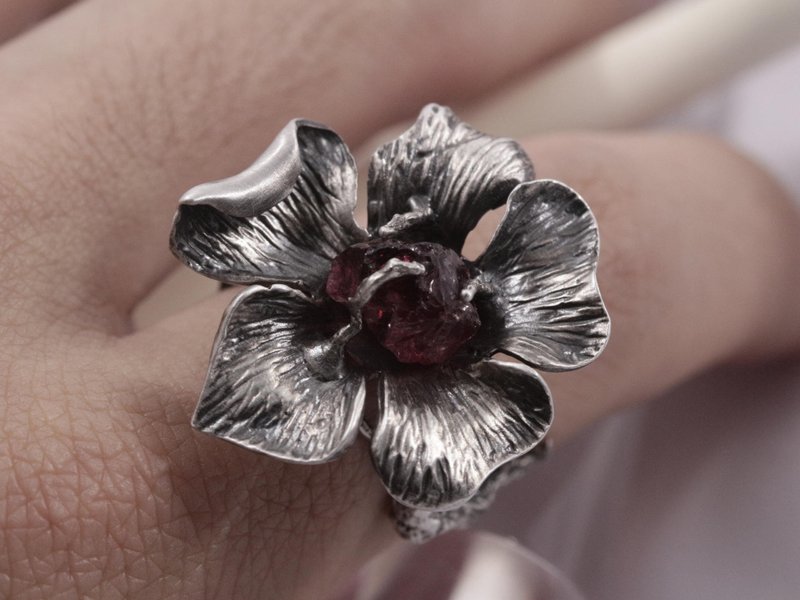 Forest memory.3 Garnet Ring - 戒指 - 寶石 銀色