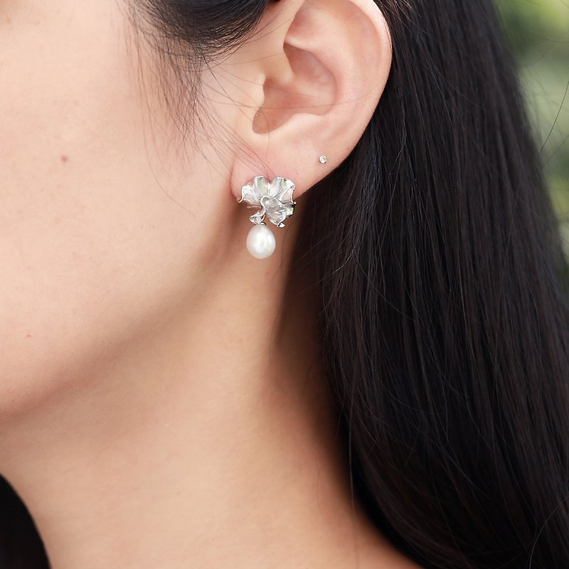 Sweet pea flower earrings forest style handmade sterling Silver-plated butterfly earrings asymmetrical natural freshwater pearls - Earrings & Clip-ons - Silver 