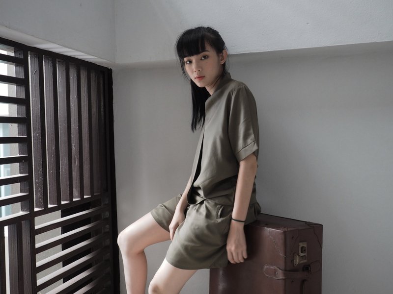 halve 橄欖綠 A 套裝 / 嫘縈布料 - 女上衣/長袖上衣 - 棉．麻 卡其色