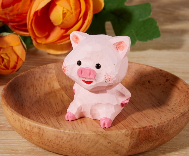 Pajo かわいいピンクのブタの木の彫刻 - ショップ Mokuomo 置物 - Pinkoi