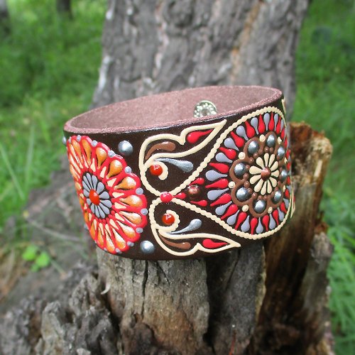 Womens leather cuff bracelet, Painted leather bracelet, Leather arm bands -  Shop DecorPoint Bracelets - Pinkoi