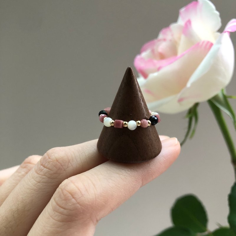 【February・Rose】The name of the rose | rose Stone ring elastic ring - General Rings - Gemstone Pink