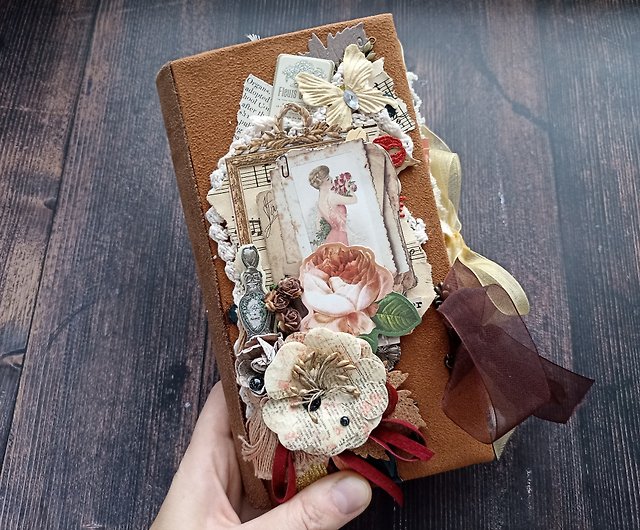Junk Journal – A House of Books