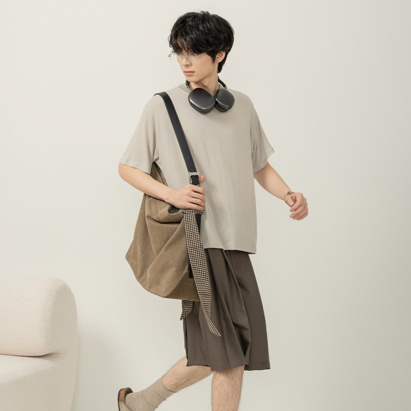 【麂皮拼色】都市復古 熱塑百褶短褲/垂感休閒褲 - 男短褲/工作短褲 - 其他材質 多色