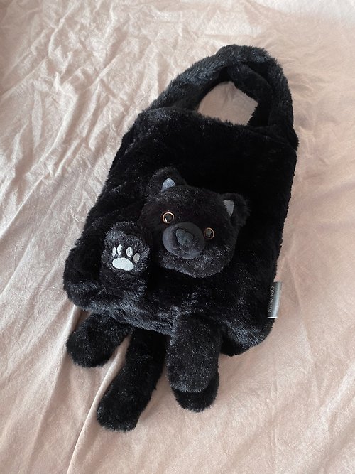 Qpower工作室 獨家設計/我想帶貓出門系列-黑貓毛絨側背包 / BLACK CAT BAG