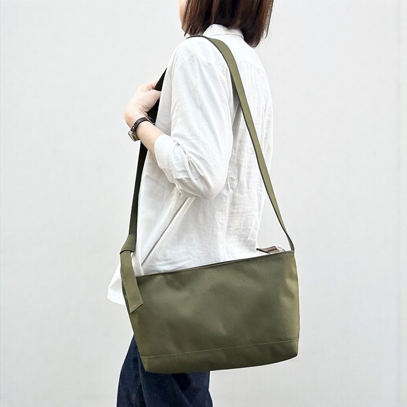 DRIFTER-S  カーキ　撥水加工　コーデュラナイロンショルダーバッグ - 側背包/斜背包 - 尼龍 綠色