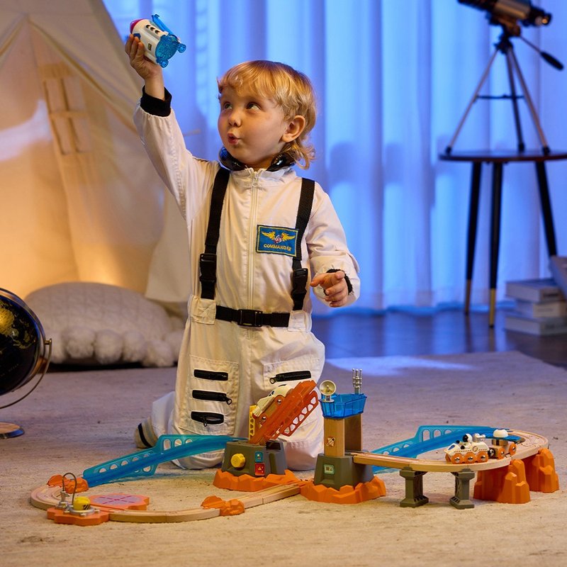 Hape Mars Rocket Train Set - ของเล่นเด็ก - วัสดุอื่นๆ หลากหลายสี