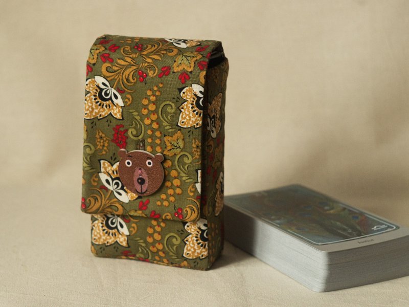 Russian Bear Green Cotton Tarot Cards Case Oracle Deck Pouch Tarot Deck Holder - อื่นๆ - ผ้าฝ้าย/ผ้าลินิน สีกากี