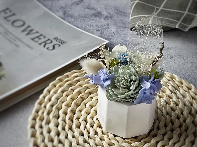 2F [Drying Stone for Diffusing Table Flowers] Small Wedding Items/Fragrance Diffusing Stone without Withered Flowers/Bridesmaid Ceremony - ช่อดอกไม้แห้ง - พืช/ดอกไม้ สีน้ำเงิน