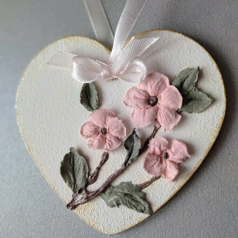 情人节礼物 Valentine's Day Gift Hanging heart with sakura Floral decor - Hangers & Hooks - Wood White