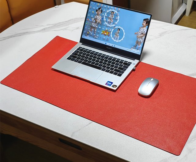 Keyboard pad felt with leather mouse pad