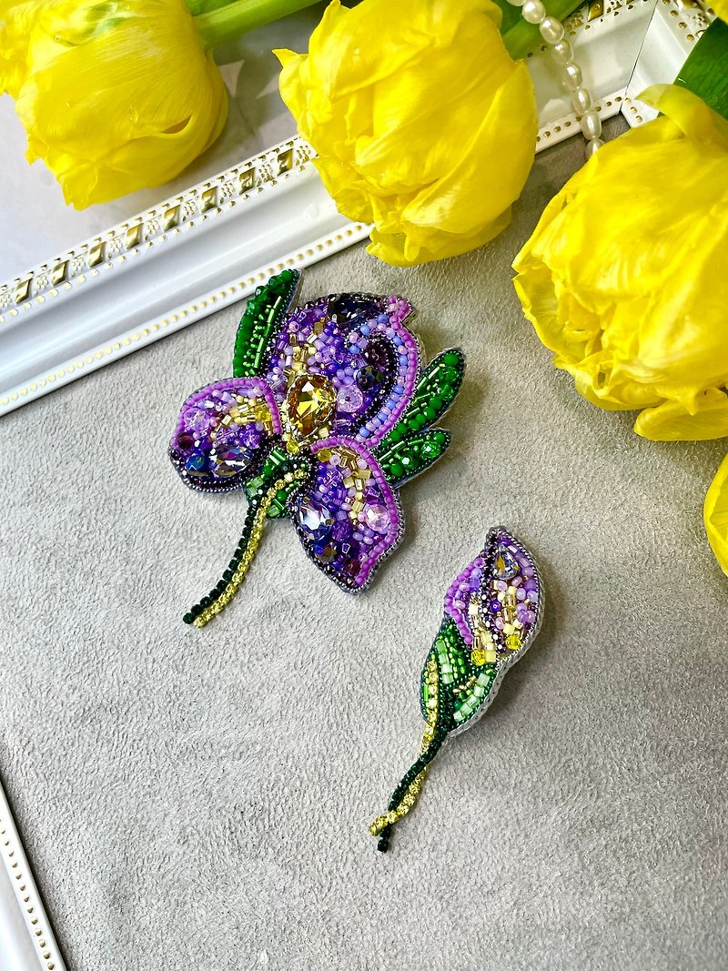 Iris Set of Beaded Brooches, Handmade Embroidered Accessory, Pin Flower - Brooches - Glass Purple