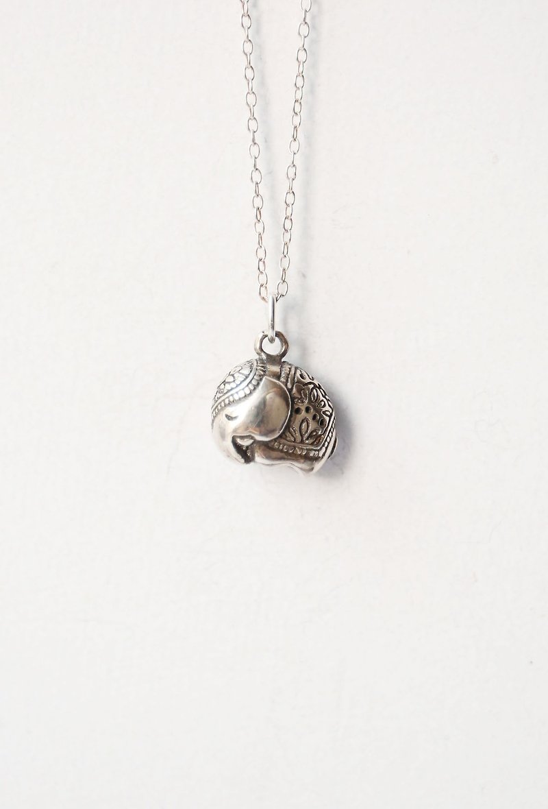 Petite Fille Handmade Jewelry New Weather Lucky Elephant Indian Baby Elephant Sterling Silver Necklace - สร้อยคอ - เงินแท้ สีเงิน