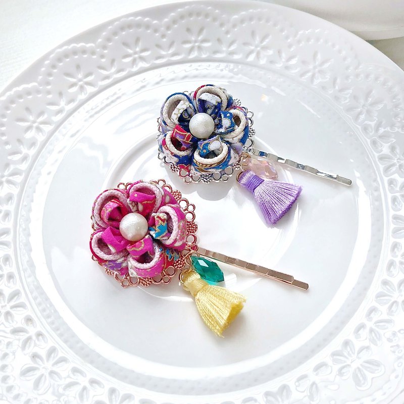 Archaic Japanese style and wind cloth flower tassel crystal beads clip hairpin - เครื่องประดับผม - ผ้าฝ้าย/ผ้าลินิน ขาว