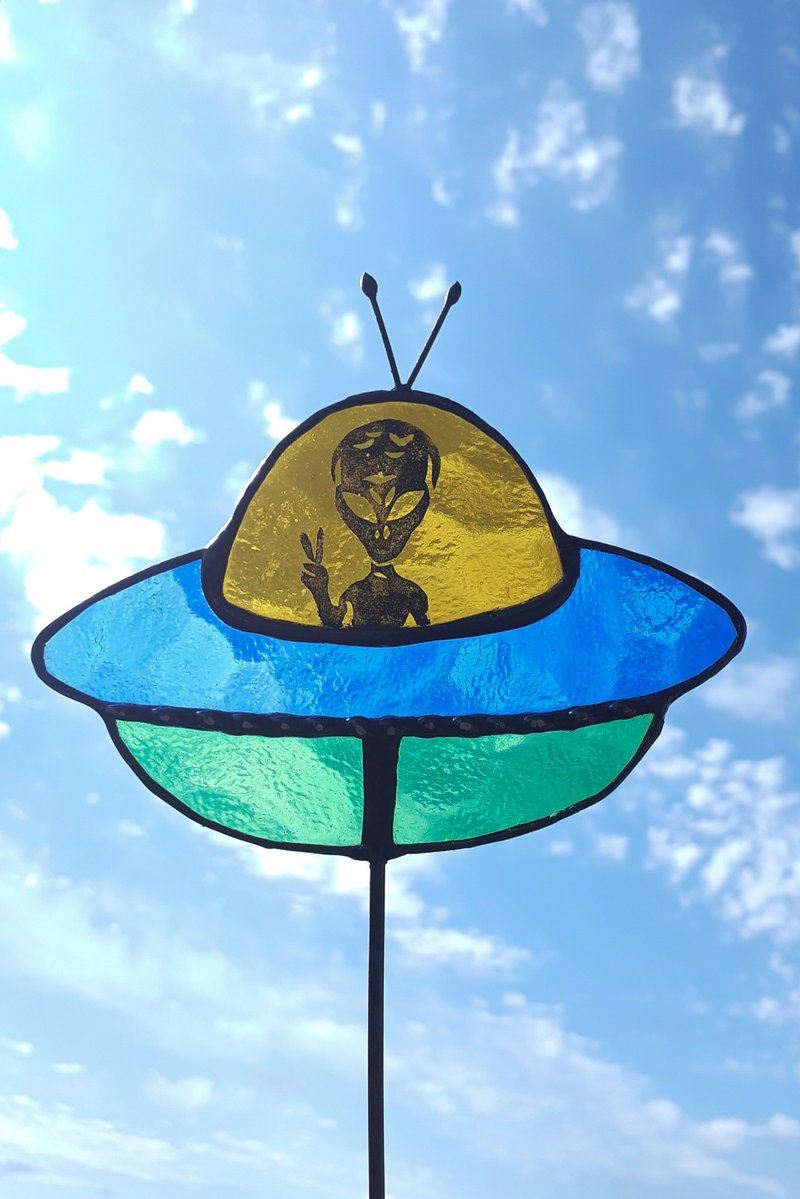 Ufo Stained Glass Ornament, Alien Suncatcher Flower Pot Plant Stake - ตกแต่งต้นไม้ - แก้ว หลากหลายสี