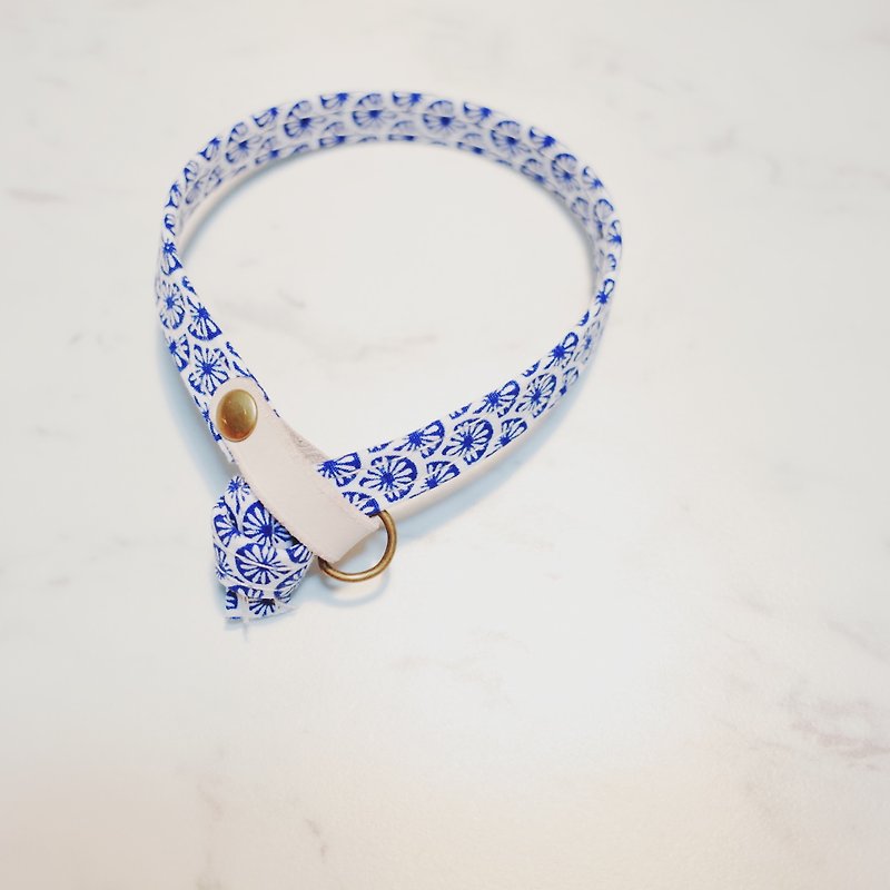 Cat collar blue summer style tile printing totem planting Pu leather can add tag - ปลอกคอ - หนังแท้ 
