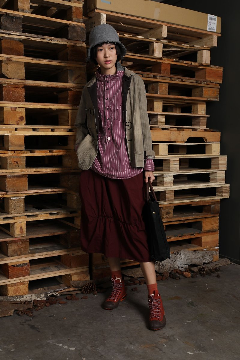 Native _ wooden gap woven elastic knee skirt - กระโปรง - ผ้าฝ้าย/ผ้าลินิน สีแดง