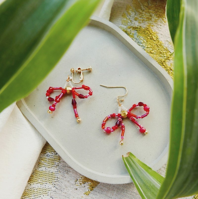 Light Knot Earrings/Bow Knot Japanese Miyuki Pearl Handmade Earrings/Fiery Red - Earrings & Clip-ons - Glass Red