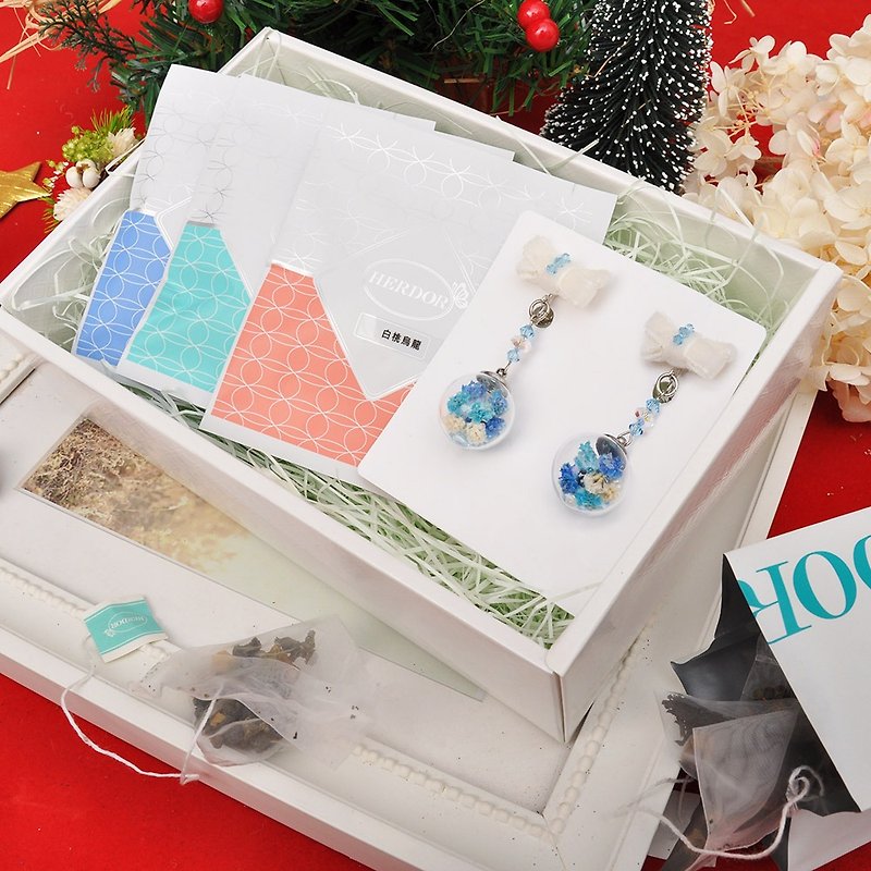 Crystal Glass Ball Starry Earrings / French Snow Love Gift Box [Christmas Exchange Gift] - Earrings & Clip-ons - Other Materials Red