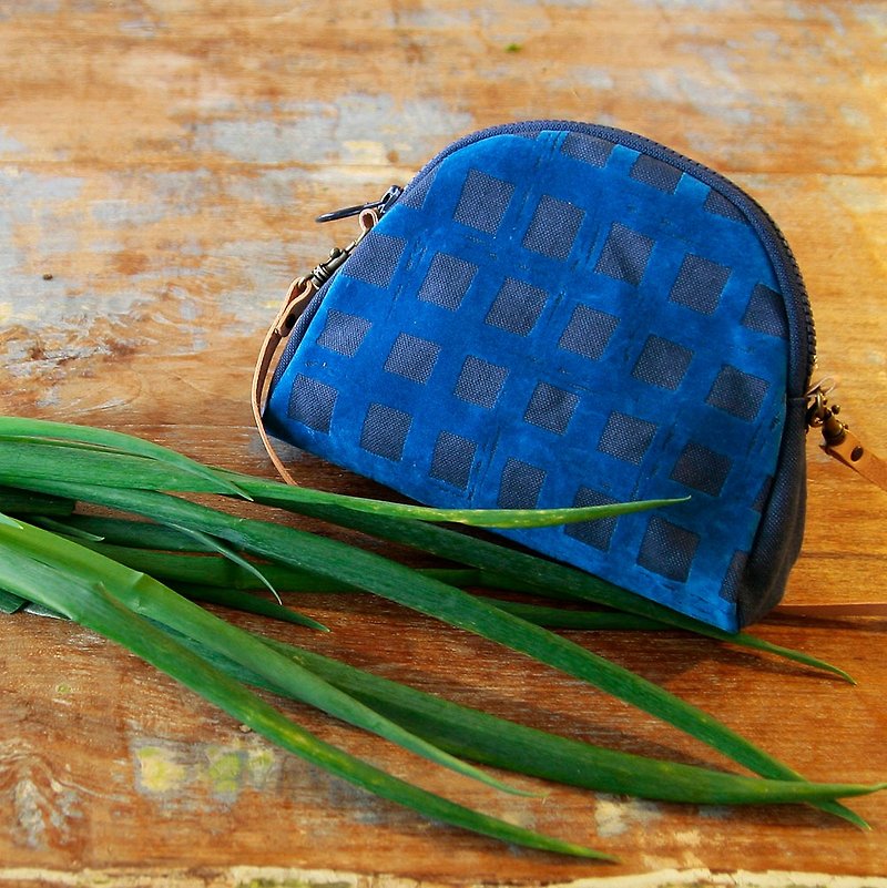 Mushroom MOGU / Canvas Shoulder Bag / Cobalt Blue / Spring Onions - Messenger Bags & Sling Bags - Cotton & Hemp Blue