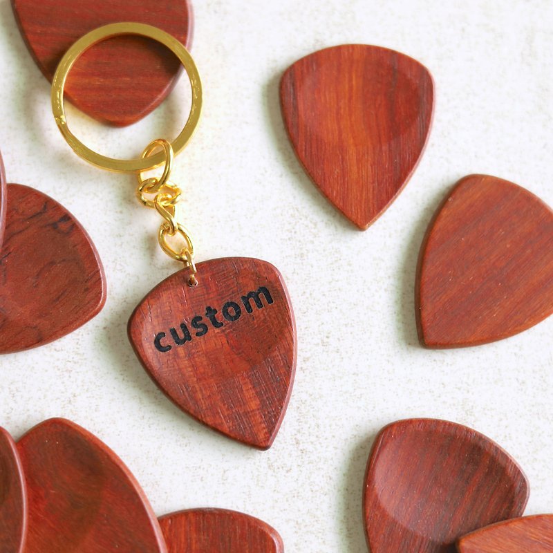 Customized Lettering Red Sandalwood Pick Necklace Key Ring Charm Guitar Gift Wood Shrapnel - Keychains - Wood Khaki