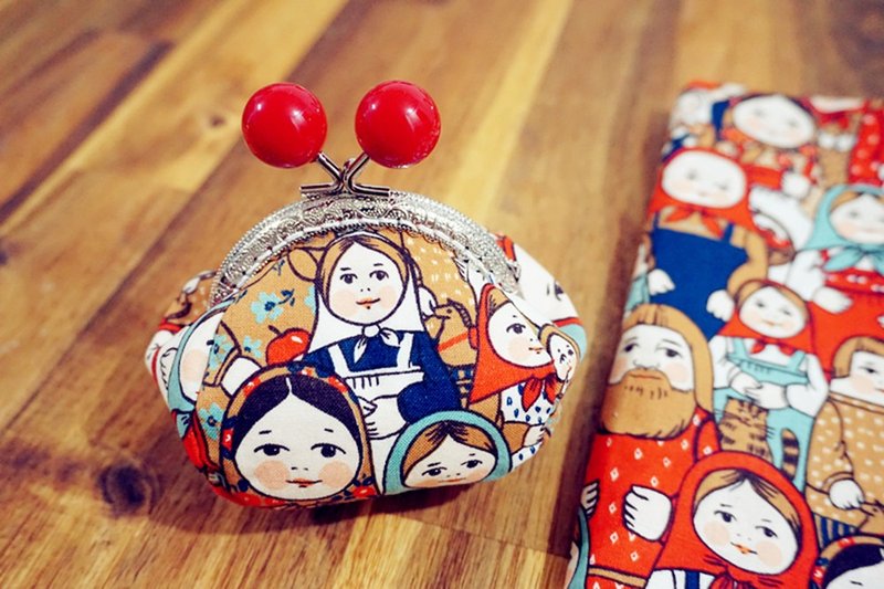 Nikko Alley Cute Russian Doll Kiss Lock Bag Purse, Storage Bag Birthday Gift, etc. Customized - กระเป๋าใส่เหรียญ - ผ้าฝ้าย/ผ้าลินิน 