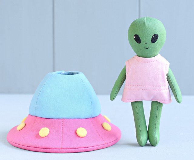 デジタル】2 PDF ミニエイリアン人形と空飛ぶ円盤 (UFO) の縫製 デジタル】2 PDF ミニエイリアン人形と空飛ぶ円盤 (UFO) の縫製