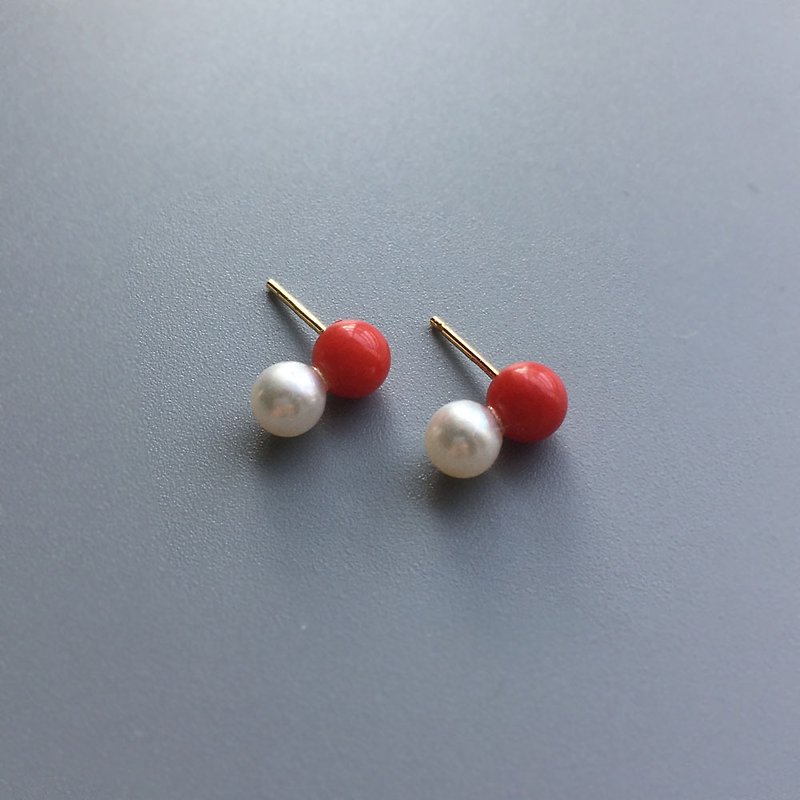 K14gf Dyed Coral and Pearl Stud Earrings - 耳環/耳夾 - 珍珠 紅色