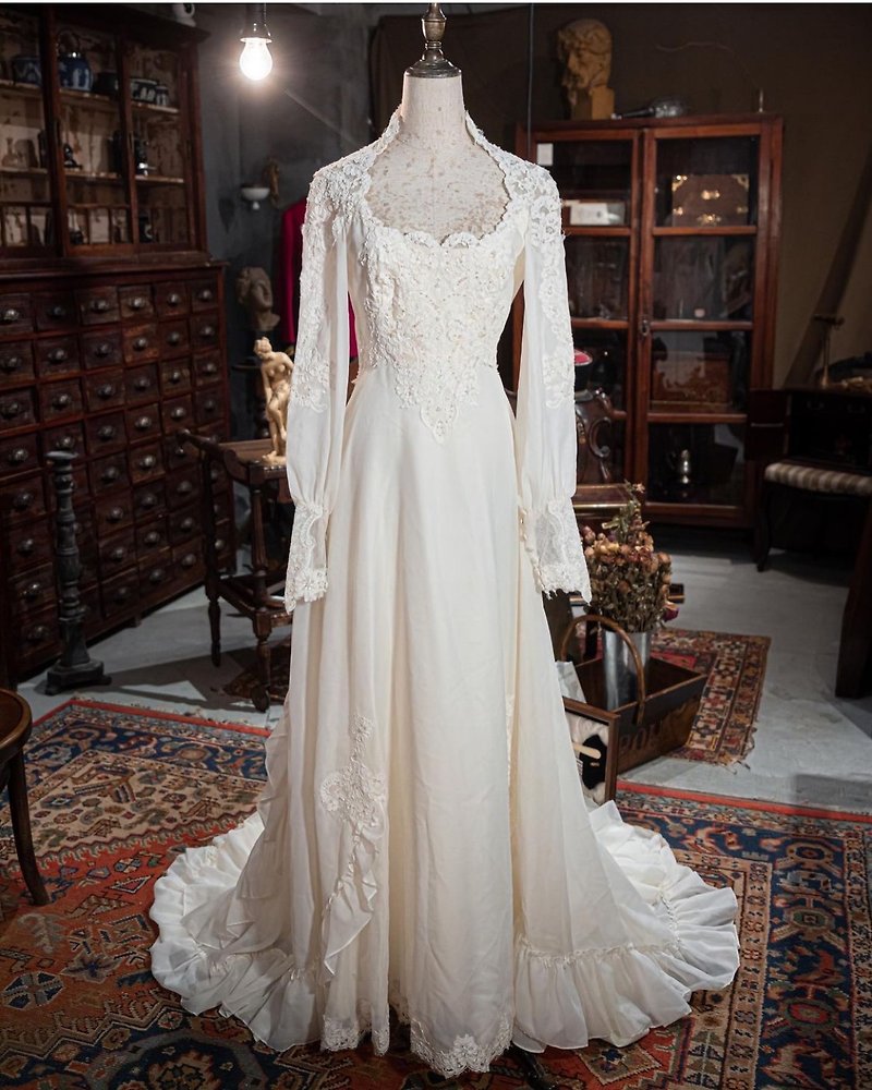 60s vintage long sleeve Ivory colour wedding gown - Evening Dresses & Gowns - Cotton & Hemp White