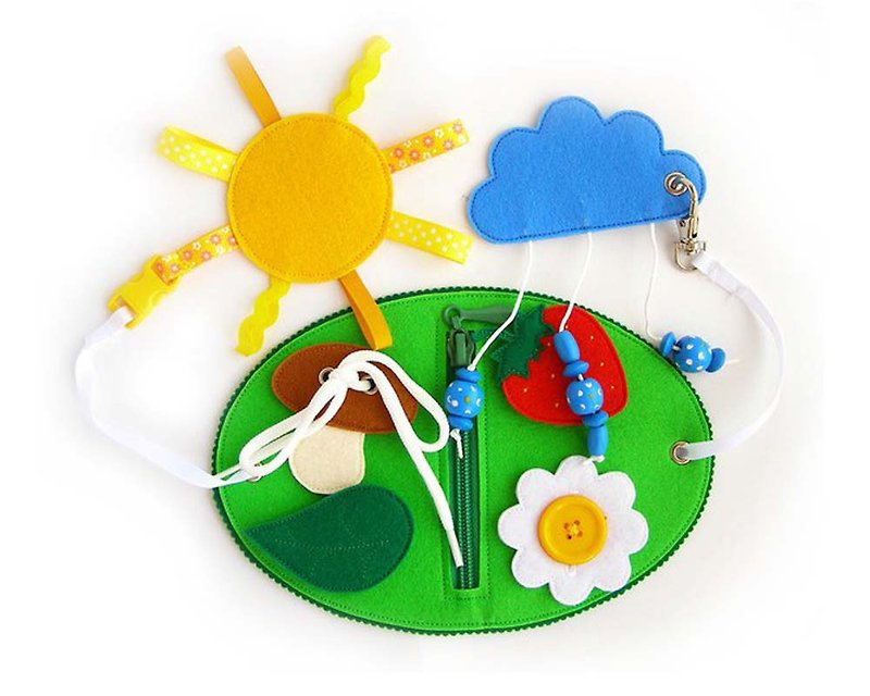 フェルトのクラスプおもちゃ、日当たりの良い牧草地 - 知育玩具・ぬいぐるみ - サステナブル素材 グリーン