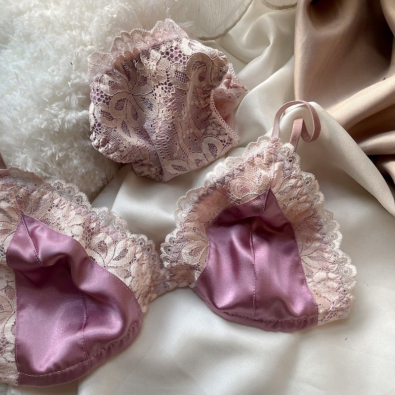 Set ผ้าลูกไม้ซาตินมีซับ (บรา+กกน.) สีชมพูกลีบบัวดอกครีม - ชุดชั้นในผู้หญิง - วัสดุอื่นๆ สึชมพู