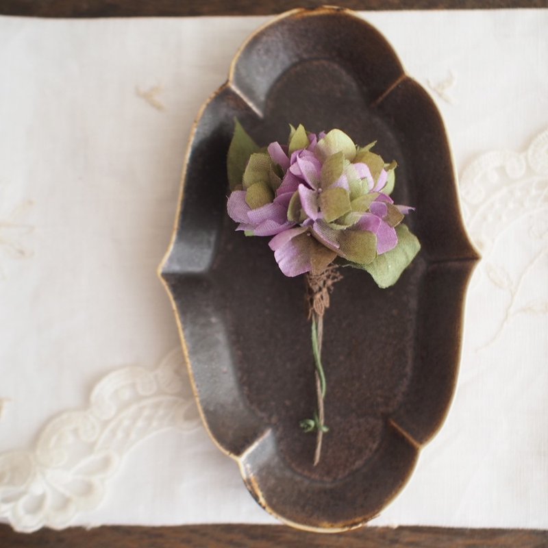 Corsage.Autumn color hydrangea.Purple&Green. - 胸花/手腕花 - 棉．麻 多色