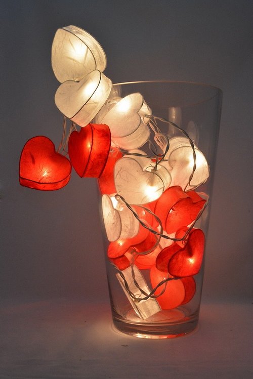 ddlights 20 LED Battery Powered Red & White hearts valentine - Paper Lantern String Lights for Home Decoration Wedding Party Bedroom Patio and Decoration