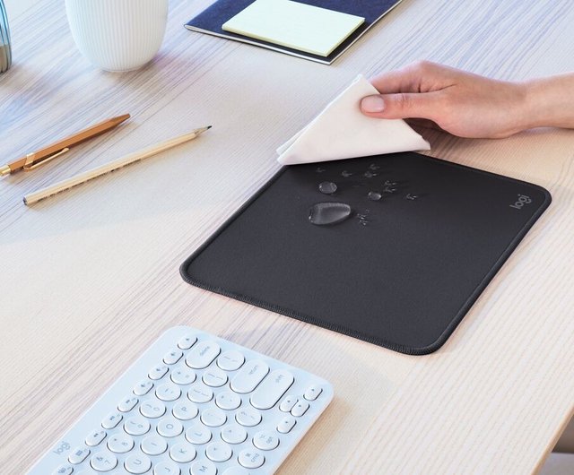 Logitech Anti-slip Mouse Pad Studio, 23cm x 20cm, Spill-resistant