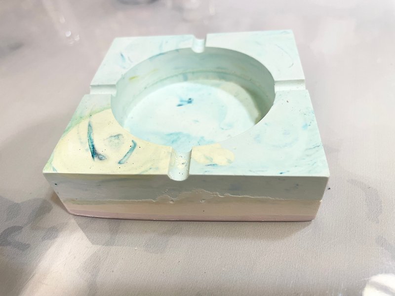 Handmade gradient ashtray - ของวางตกแต่ง - ปูน สีเขียว