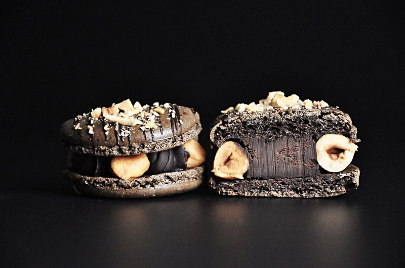 French hazelnut chocolate - เค้กและของหวาน - วัสดุอื่นๆ สีนำ้ตาล