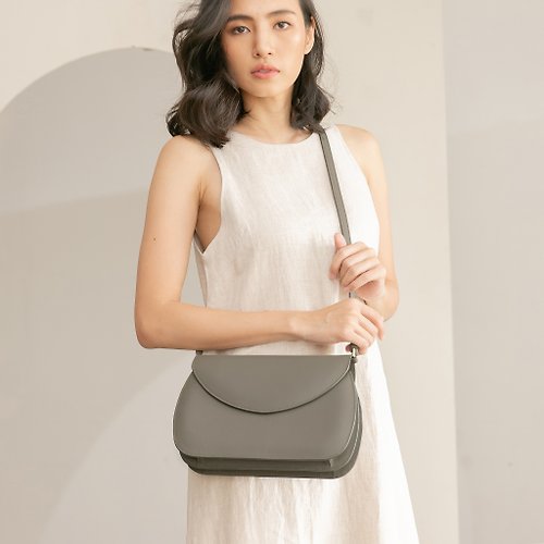 Cozee DOUBLE ARCH soft touch leather shoulder bag - Grey