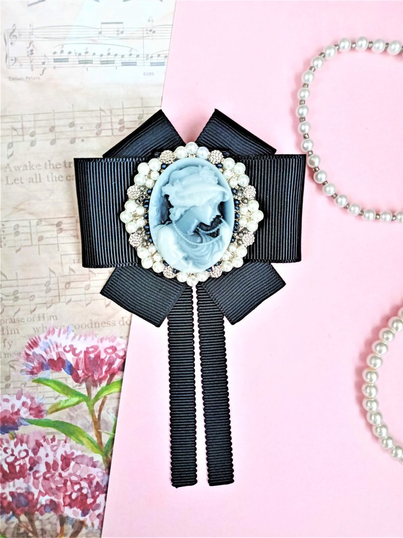 Bow brooch Cameo brooch Black bow for women Ribbon brooch vintage style - เข็มกลัด - ผ้าฝ้าย/ผ้าลินิน สีดำ