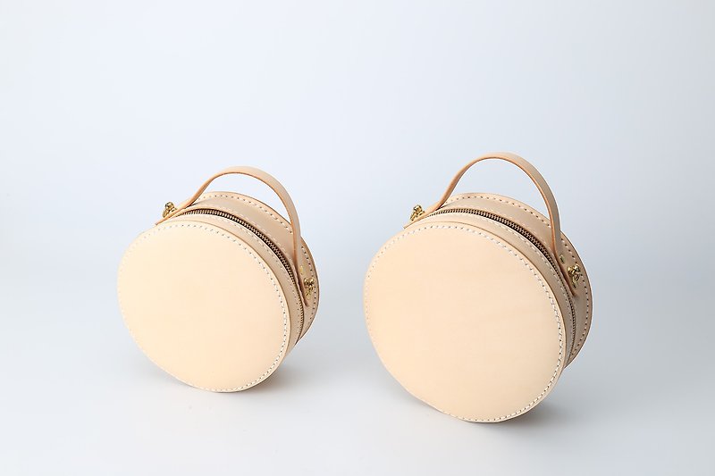 [Customer order version] Small round bag leather lady shoulder bag handbag large version - กระเป๋าแมสเซนเจอร์ - หนังแท้ สีกากี