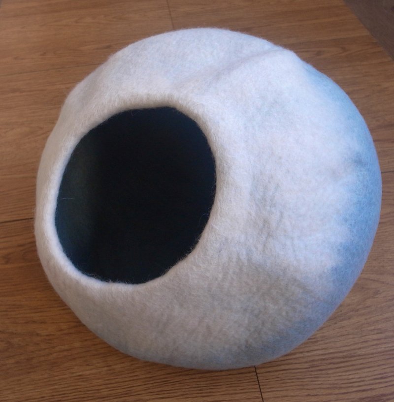 Cat bed - cat cave - cat house - eco-friendly handmade felted wool cat bed - Bedding & Cages - Wool Blue