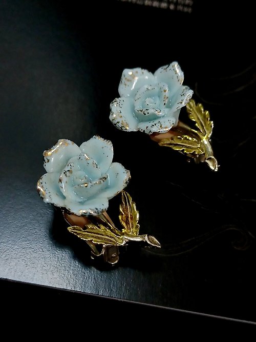 老時光製造所 vintage jewelry CORO古董夾式耳環 灑金藍玫瑰