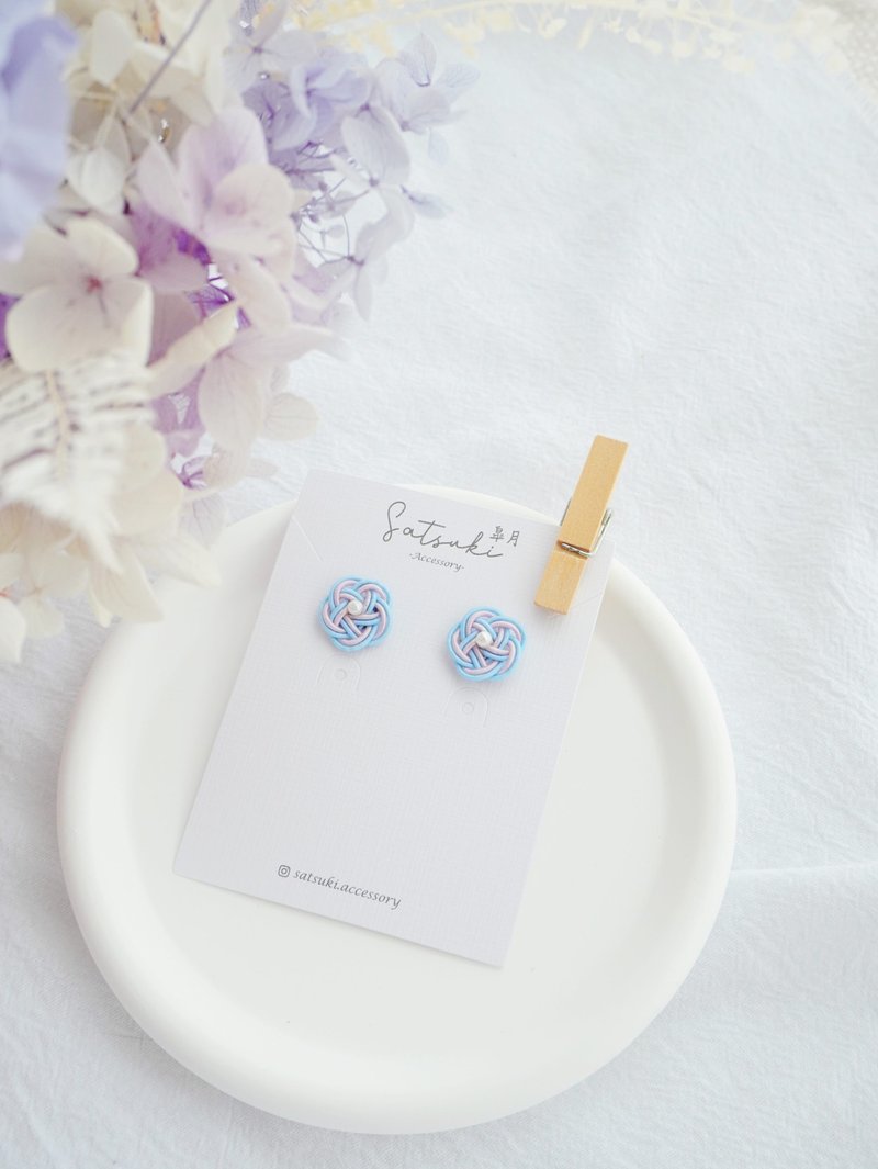 Embroidered blue. Handmade earrings , Clip-On, Japanese Mizuhiki hydrangea, simple color - ต่างหู - วัสดุอื่นๆ สีน้ำเงิน