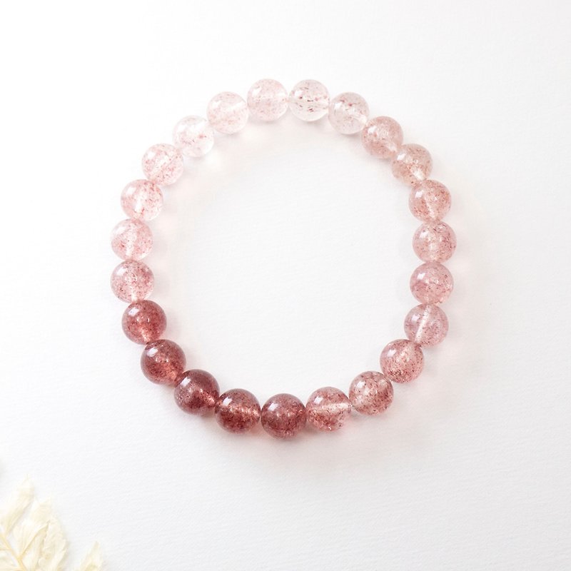 Gradient Strawberry Crystal 8MM Natural Stone Bracelet I Increase Charm and Promote Peach Blossoms and Good Popularity I - สร้อยข้อมือ - คริสตัล สีแดง