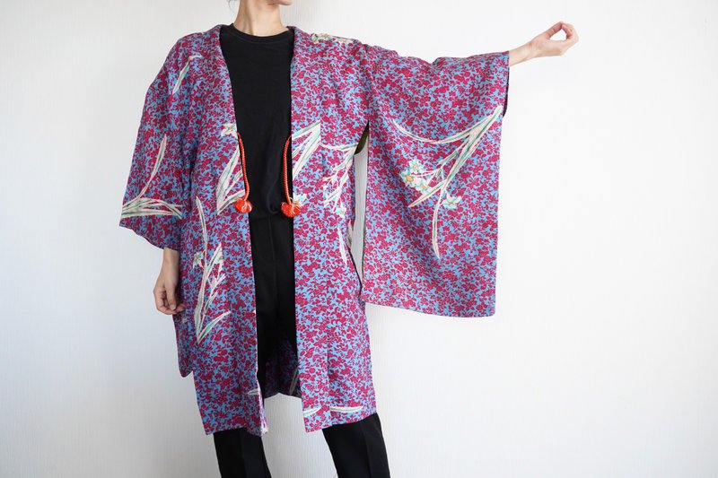 Rare, gorgeous kimono, vintage kimono, silk kimono, Japanese kimono - Women's Casual & Functional Jackets - Silk Purple