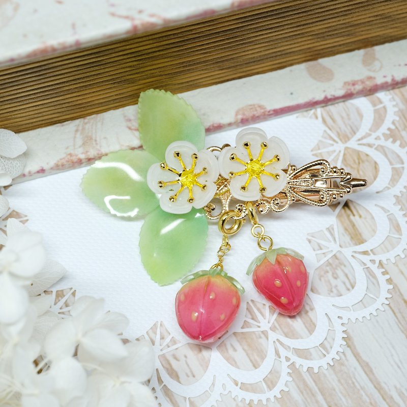 strawberry duckbill clip【Sweet capricious】 - Hair Accessories - Resin Red