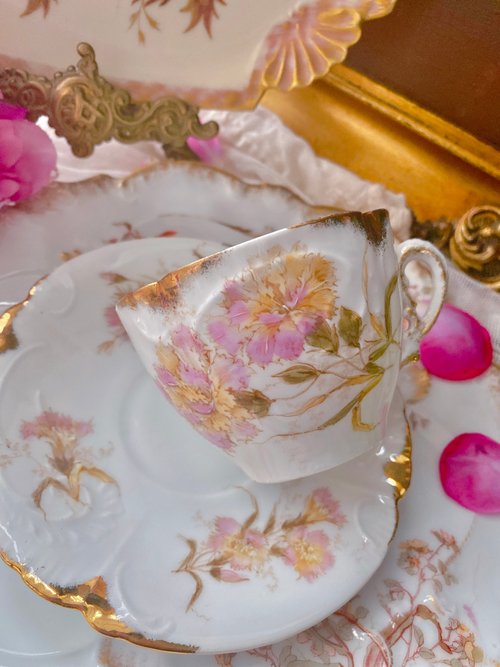 Queen Victoria Saucer - Etsy