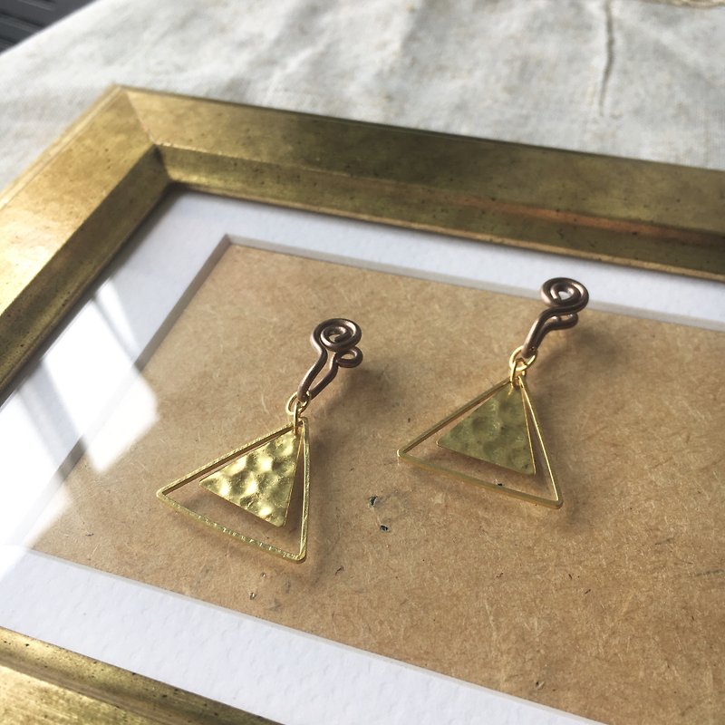 Triangle embossed ear clip earrings - Earrings & Clip-ons - Other Metals Gold