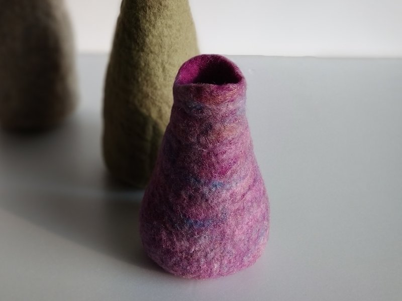 Wool Felt Purple Garden Handmade Vase/Small - เซรามิก - ขนแกะ สีม่วง