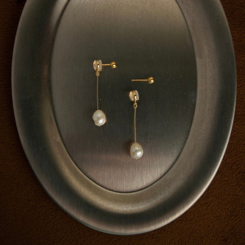 Axis 純銀兩戴天然巴洛克吊掛珍珠耳環・聖誕禮盒・客製化禮物 - 耳環/耳夾 - 珍珠 金色